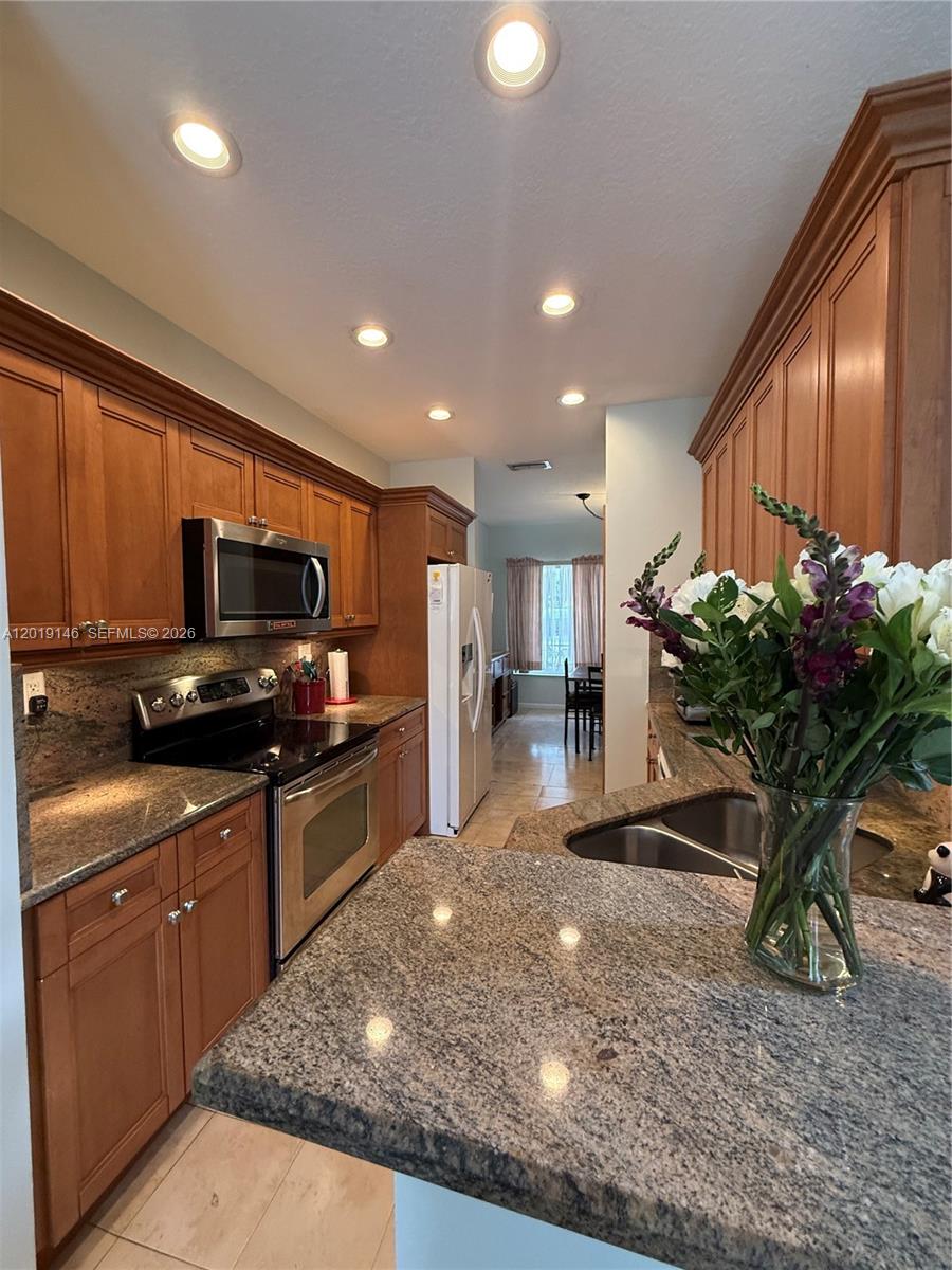PEMBROKE ISLES V - Residential