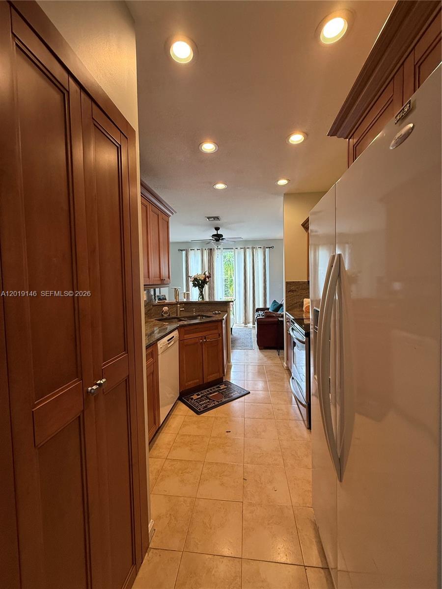 PEMBROKE ISLES V - Residential