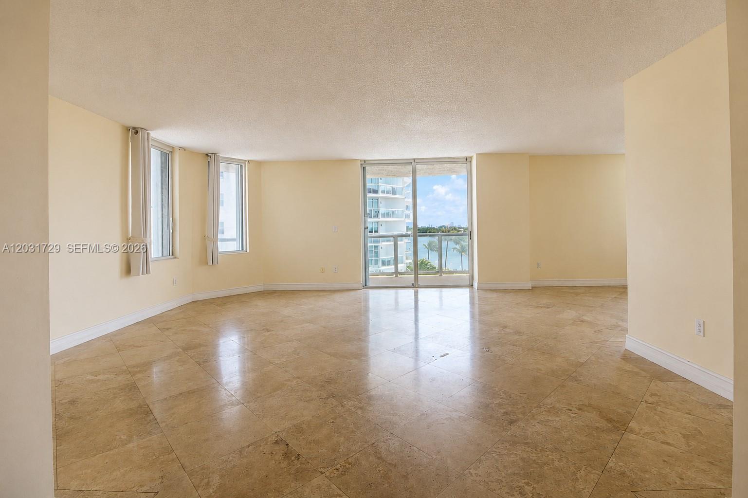 5900 Collins Ave 601