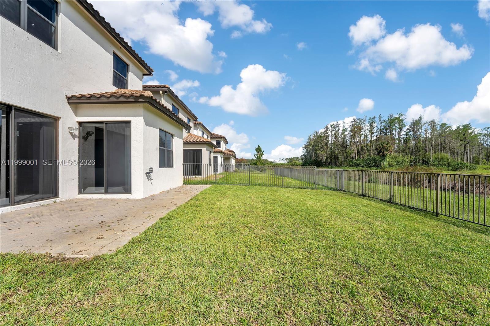 631983 - SILVERWOOD AT AVE - Residential