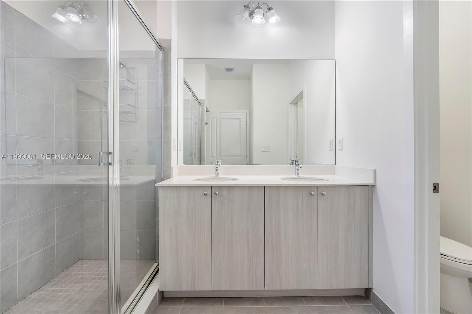 631983 - SILVERWOOD AT AVE - Residential