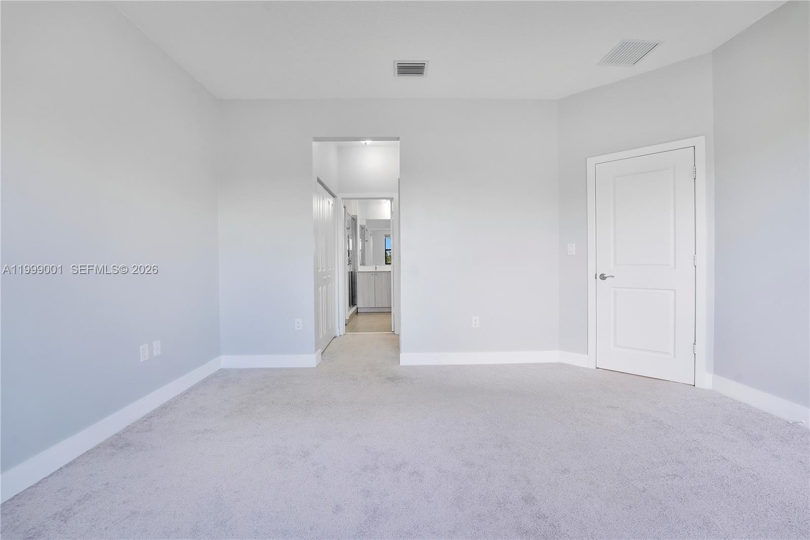 631983 - SILVERWOOD AT AVE - Residential