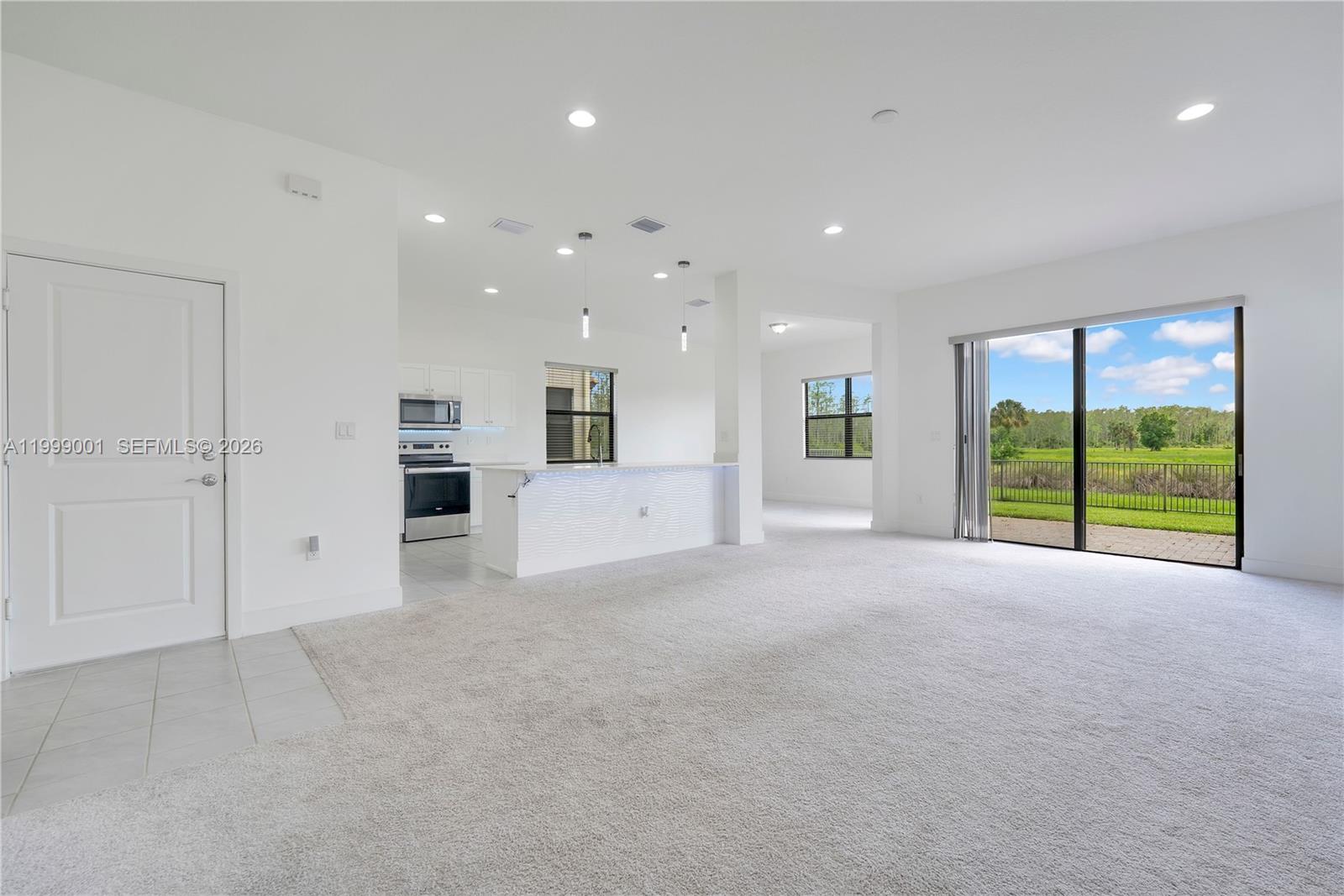 631983 - SILVERWOOD AT AVE - Residential