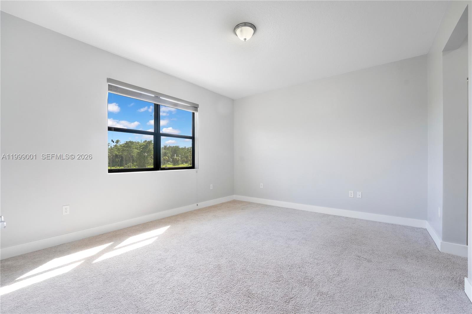 631983 - SILVERWOOD AT AVE - Residential