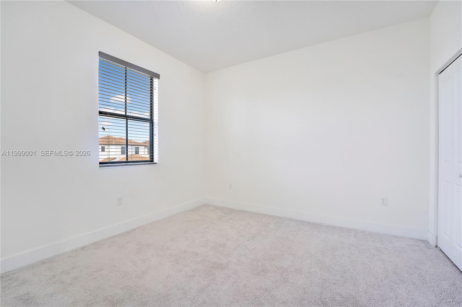 631983 - SILVERWOOD AT AVE - Residential