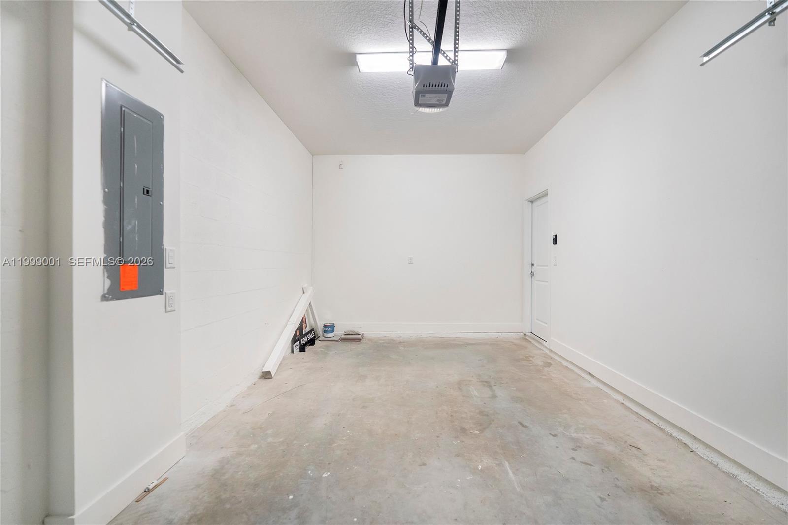 631983 - SILVERWOOD AT AVE - Residential