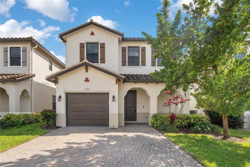 Beautiful home located in the desirable community of Ave Maria, featuring 3 bedrooms and 2.5 bathrooms. This property offers a modern open-concept kitchen, abundant natural light throughout the day, and stunning views of a natural preserve lake. Spacious bedrooms provide comfort and functionality for the entire family. The large fenced backyard is perfect for entertaining and enjoying time with family and friends. The community offers incredible amenities and social areas, along with a university and school within the community. Conveniently located just 30 minutes from the beautiful city of Naples. Don’t miss the opportunity to live surrounded by nature.