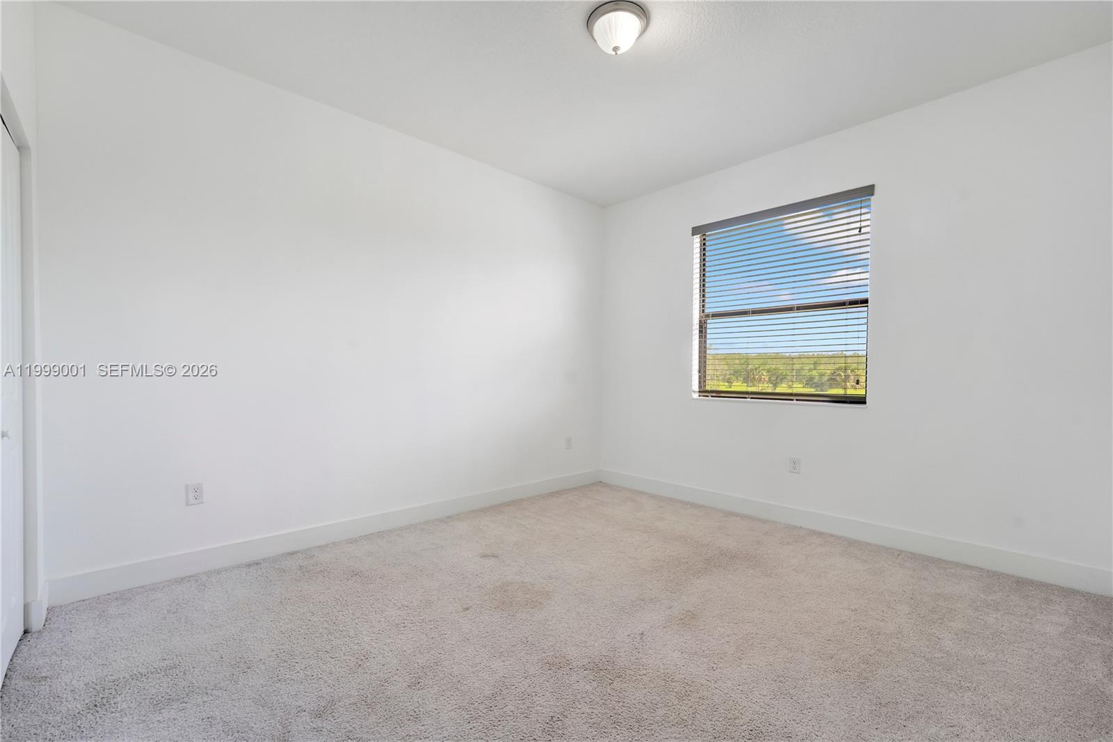 631983 - SILVERWOOD AT AVE - Residential