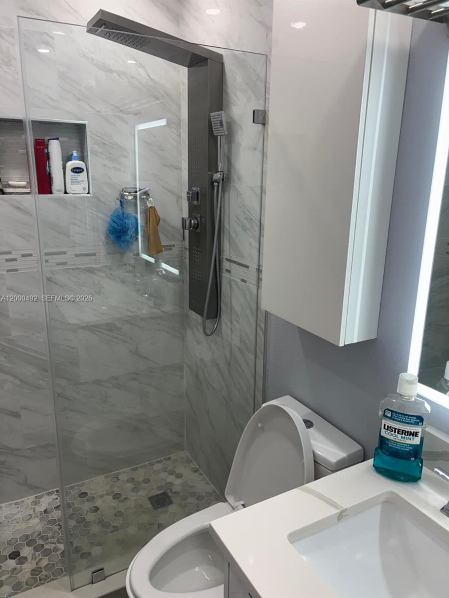 VILLA BISCAYA JARDINES CO - Residential