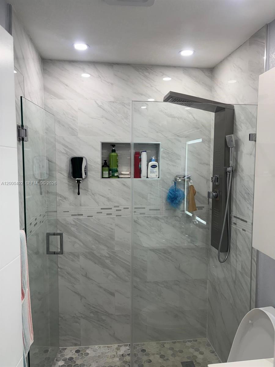 VILLA BISCAYA JARDINES CO - Residential