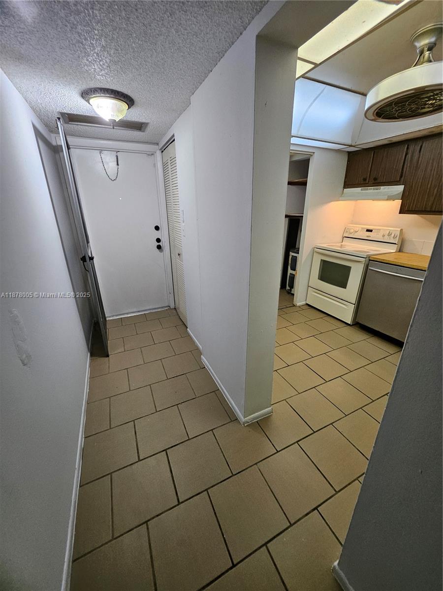 VERSAILLES GARDENS CONDO - Residential Lease