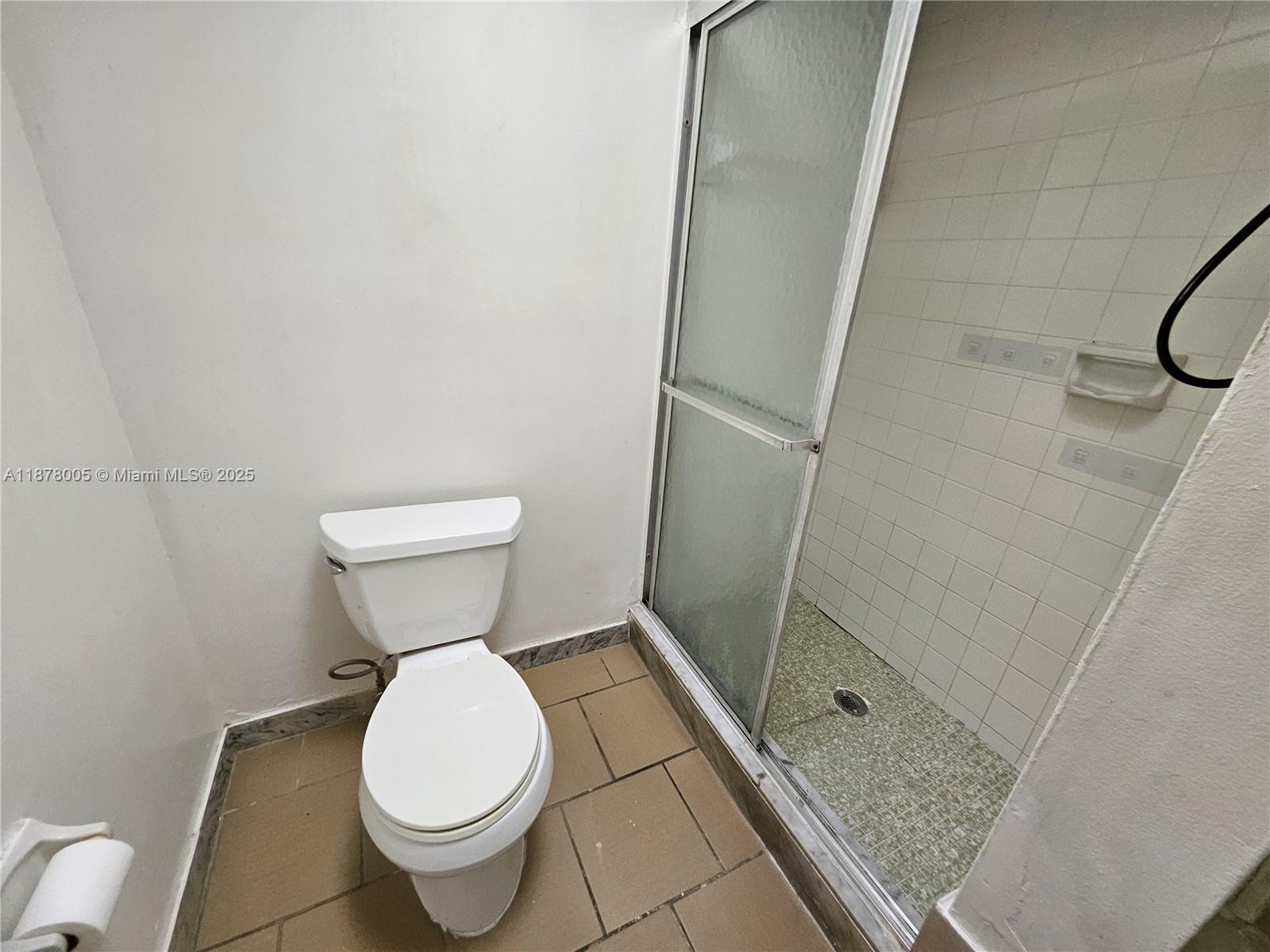 VERSAILLES GARDENS CONDO - Residential Lease