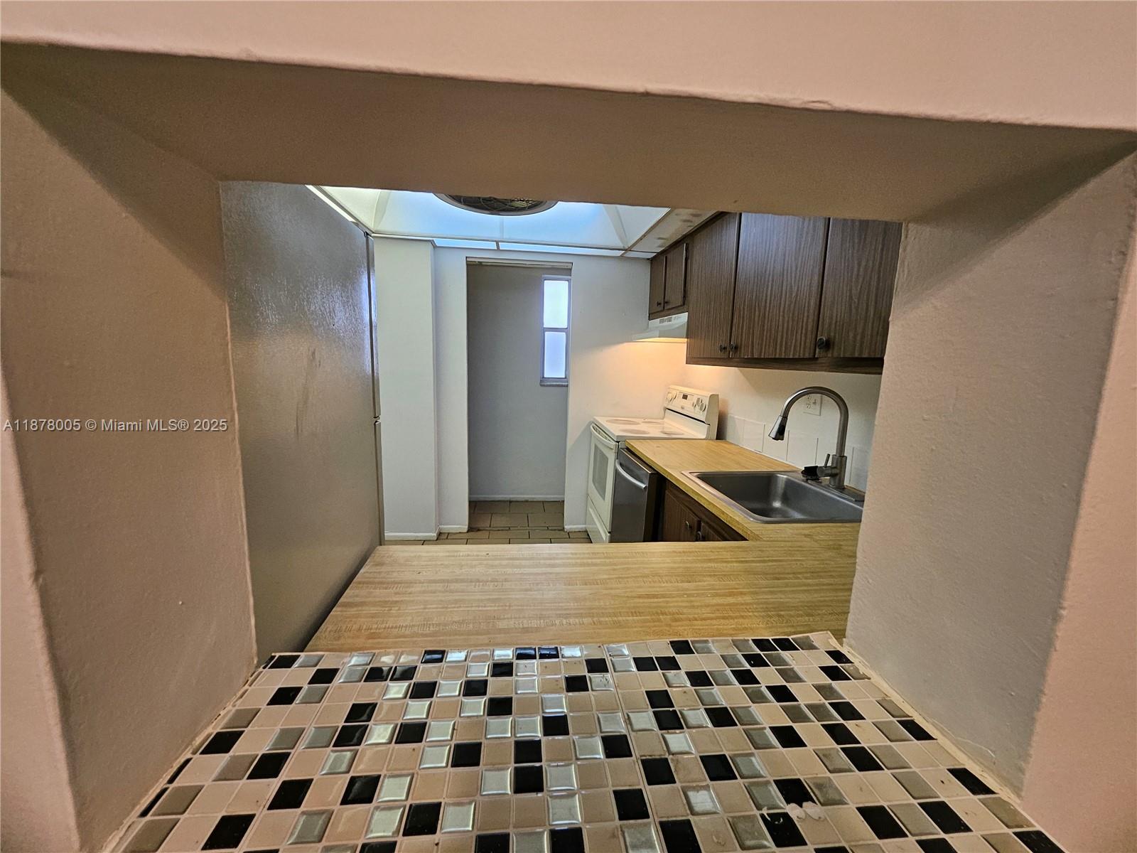 VERSAILLES GARDENS CONDO - Residential Lease