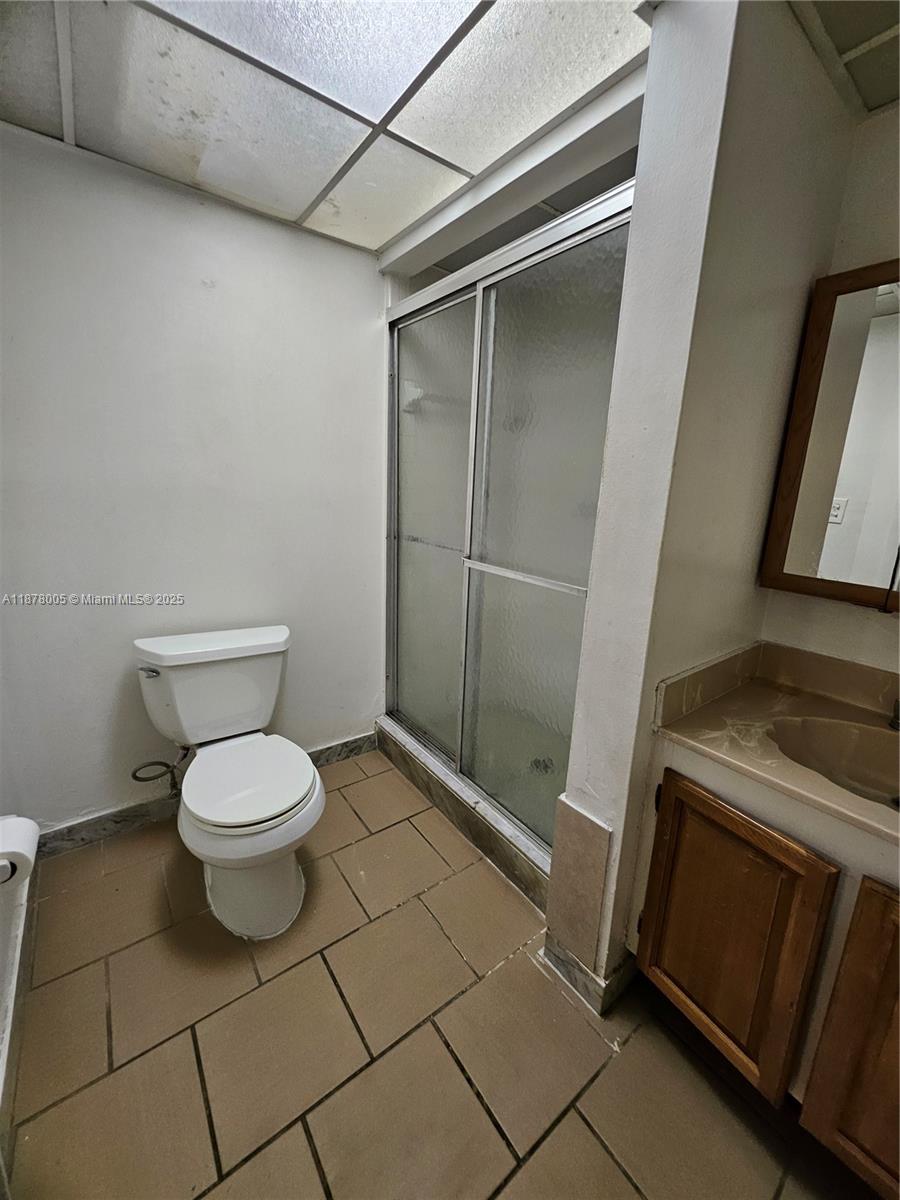 VERSAILLES GARDENS CONDO - Residential Lease
