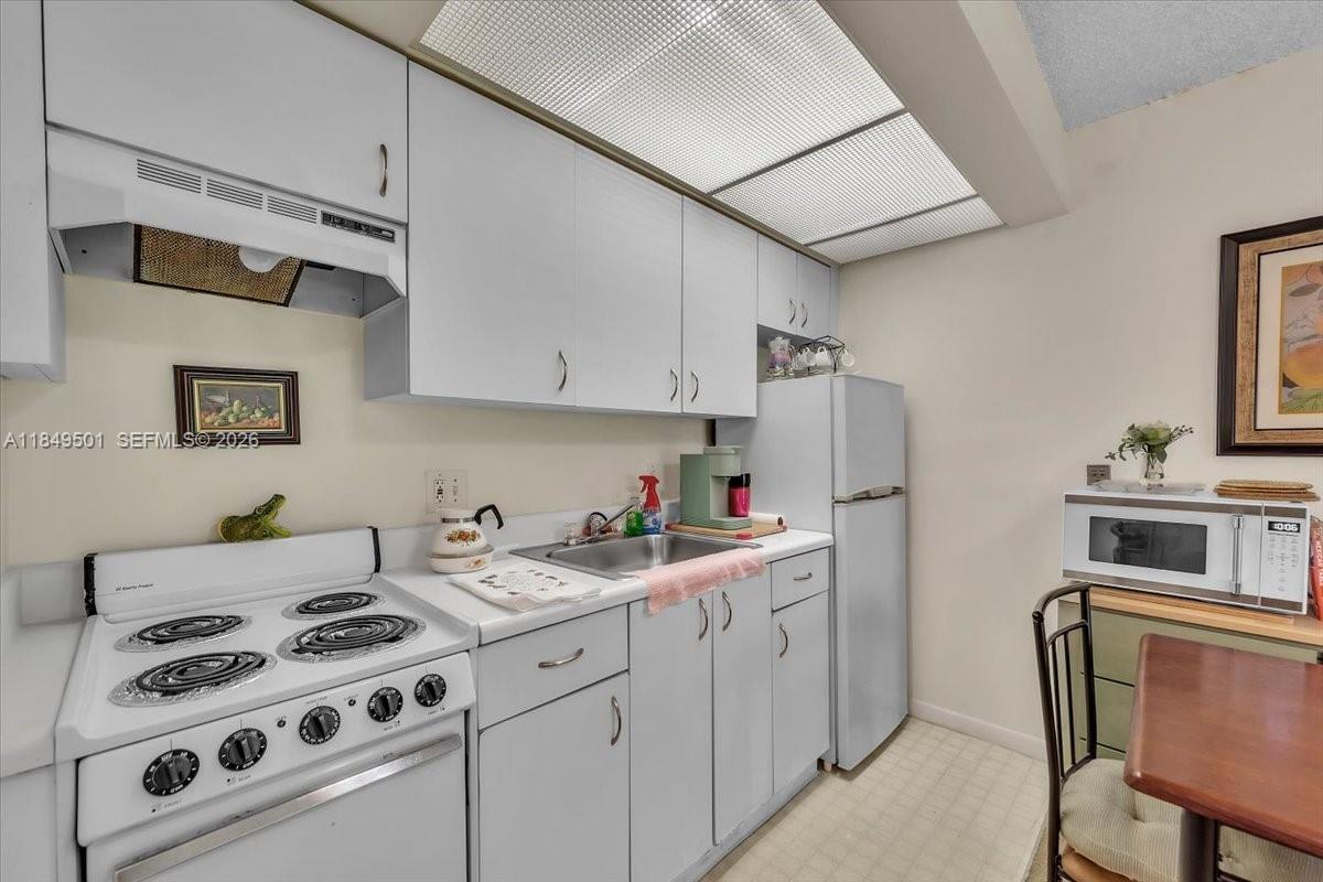 IVANHOE EAST III - Residential