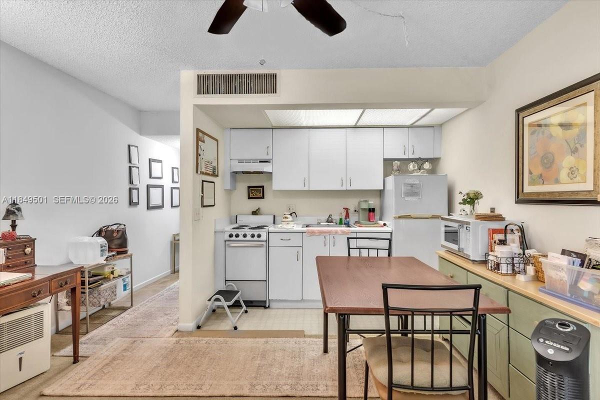 IVANHOE EAST III - Residential