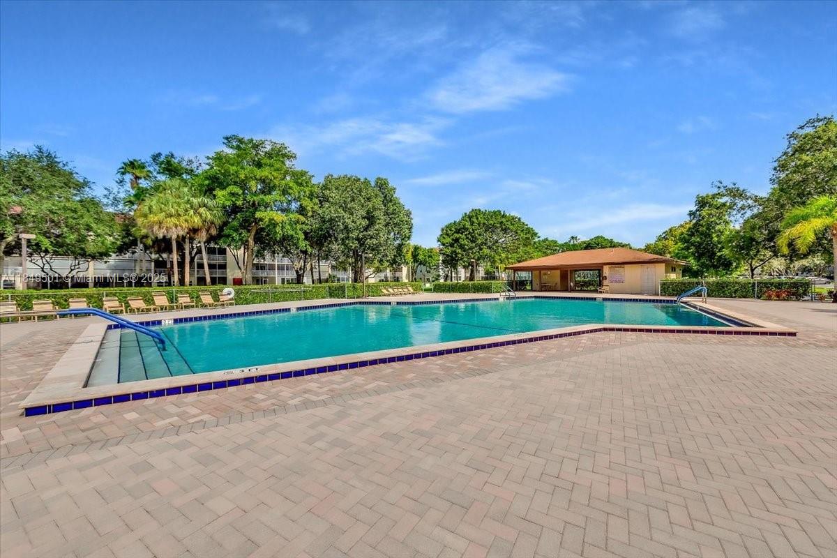 IVANHOE EAST III - Residential