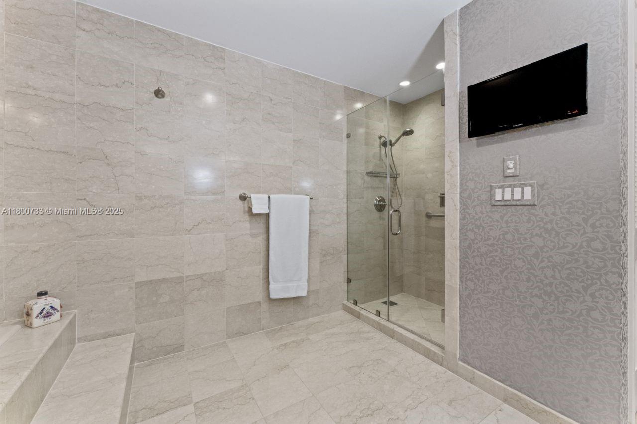 BAYVIEW FISHER ISL CONDO - Residential