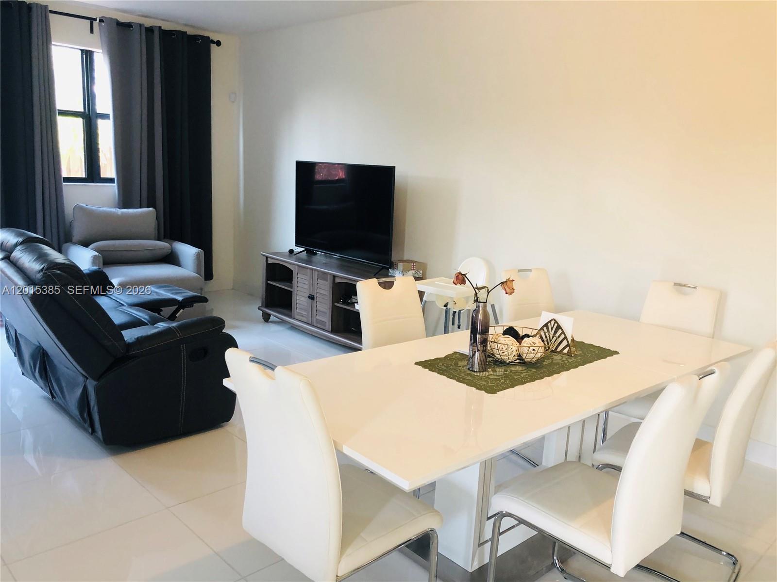 GRAND BAY SOUTH TOWNHOMES - Residential Lease