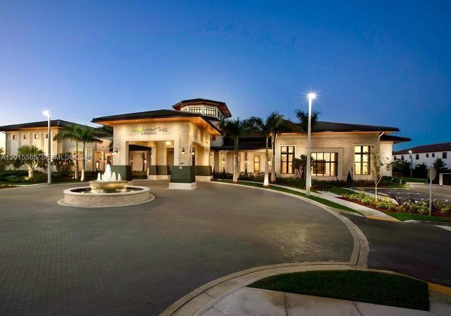 GRAND BAY SOUTH TOWNHOMES - Residential Lease