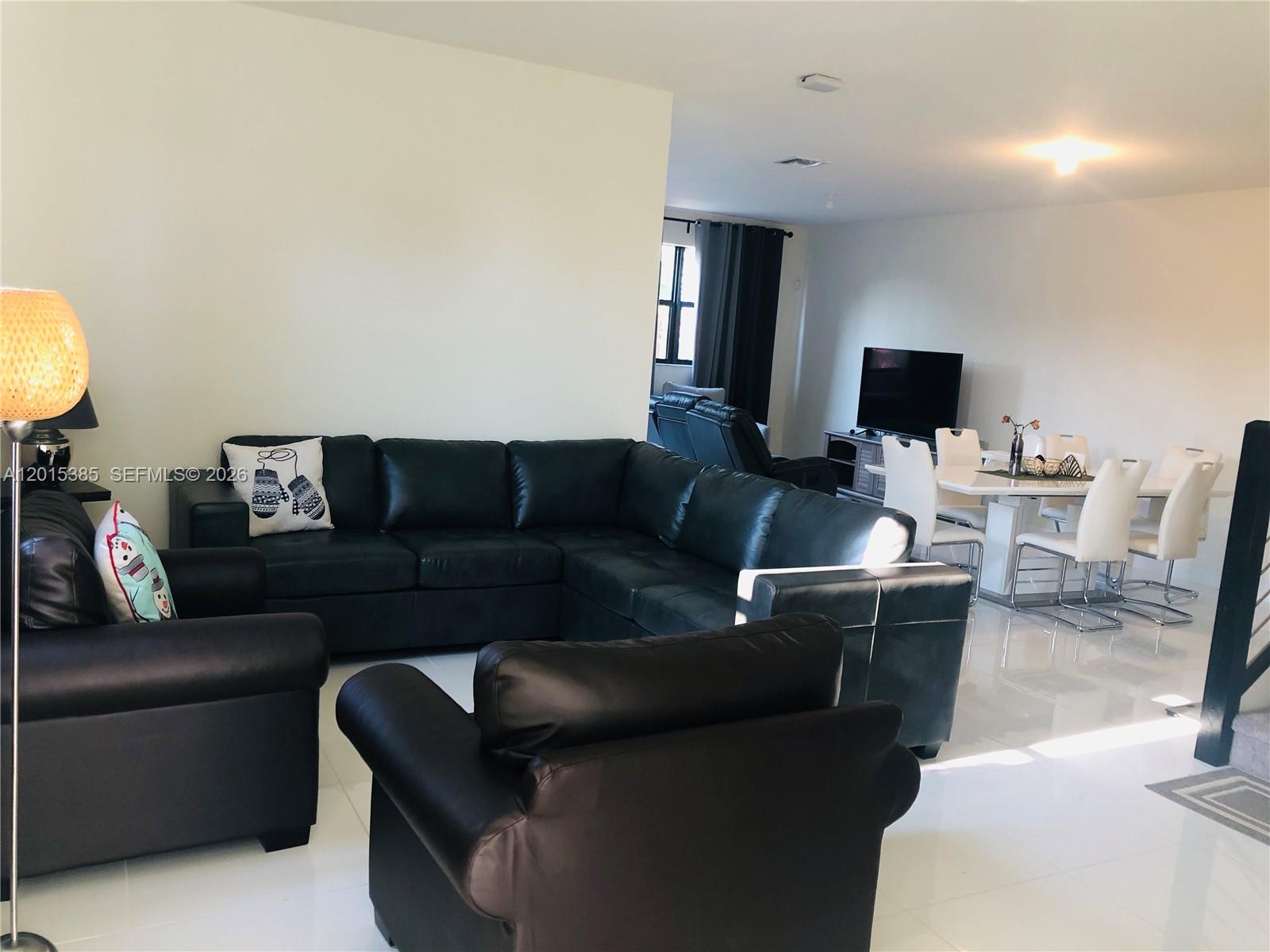 GRAND BAY SOUTH TOWNHOMES - Residential Lease