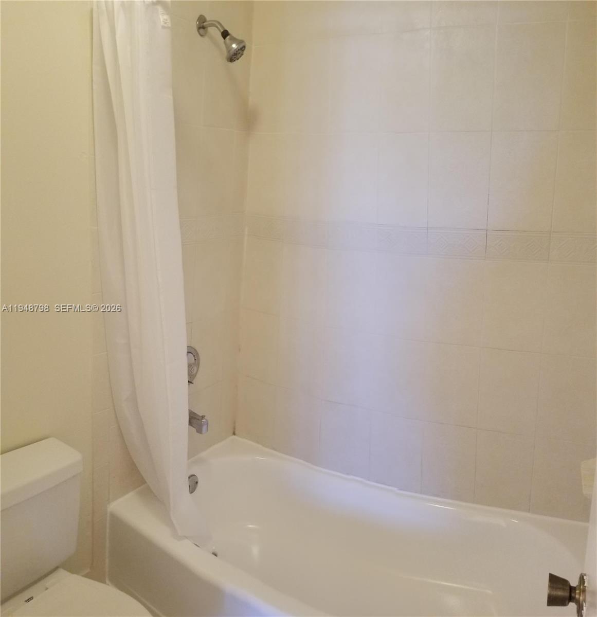 LAKESHORE CONDO #4 - Residential