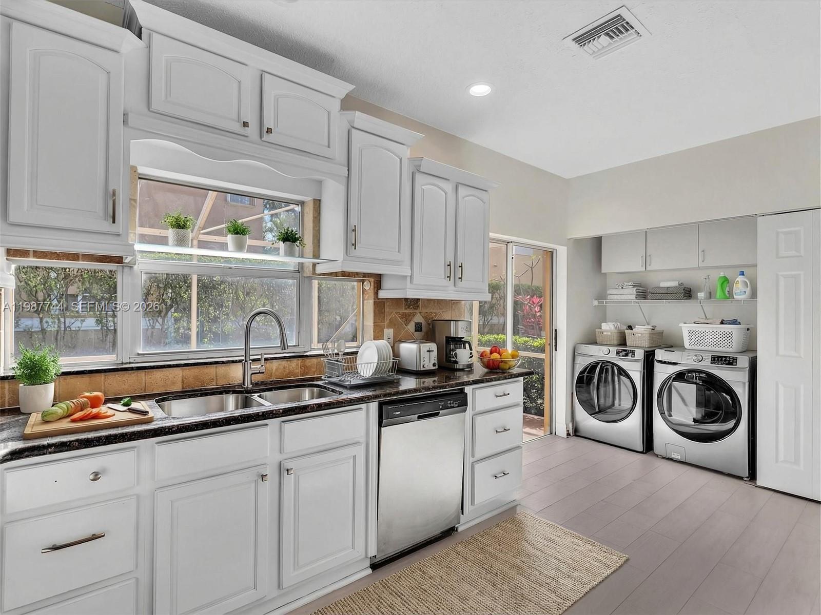 11407 Lakeview Dr 4-A