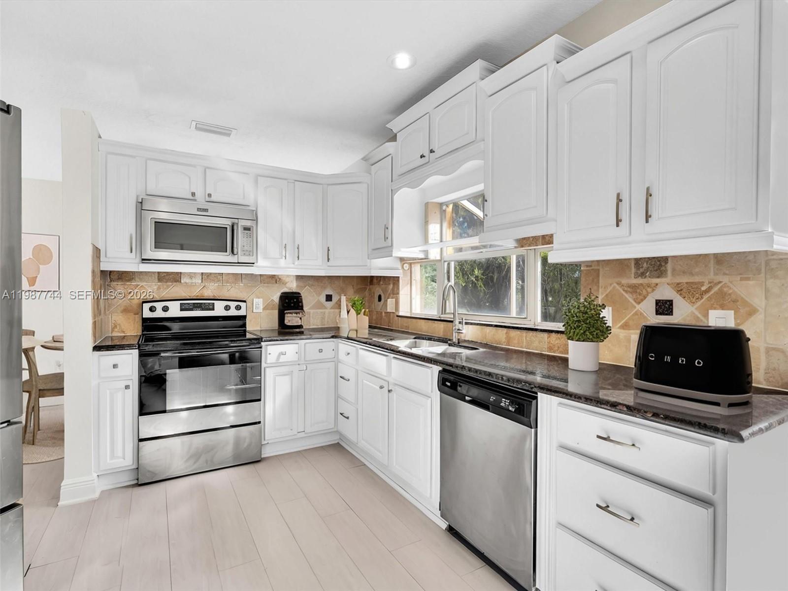 11407 Lakeview Dr 4-A