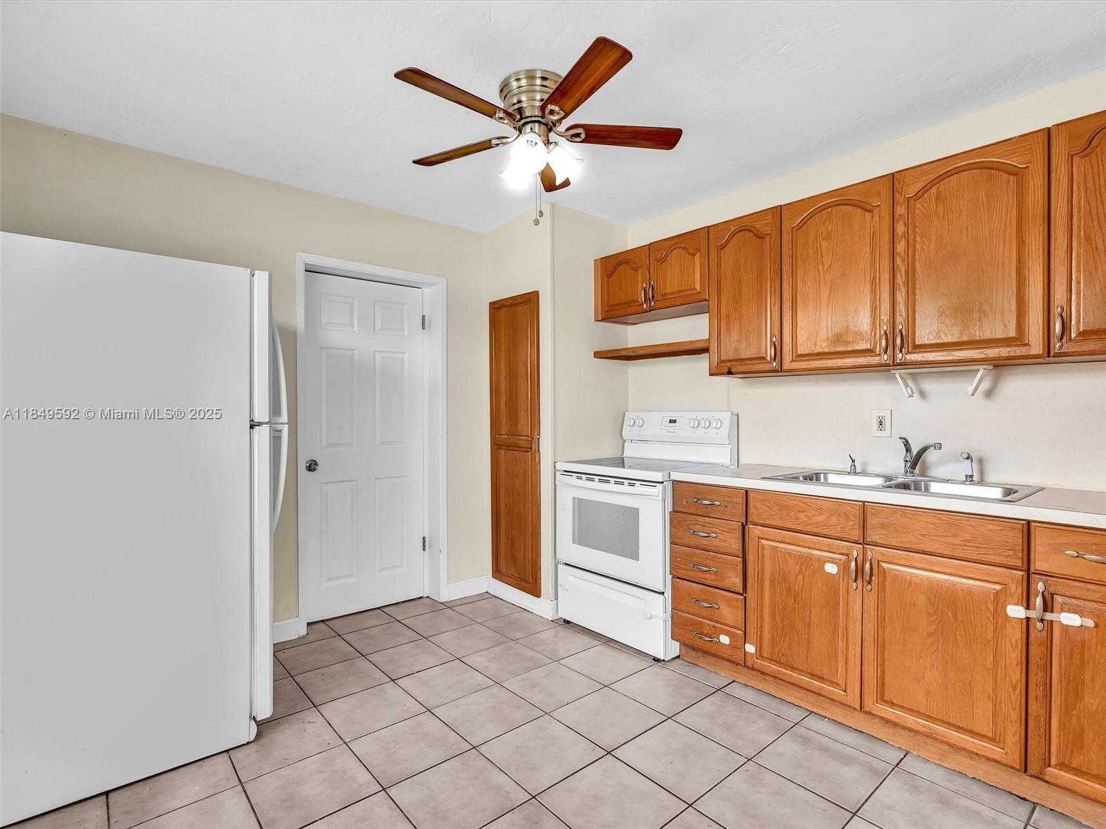 PLAYLAND VILLAGE SEC 3 - Residential Lease