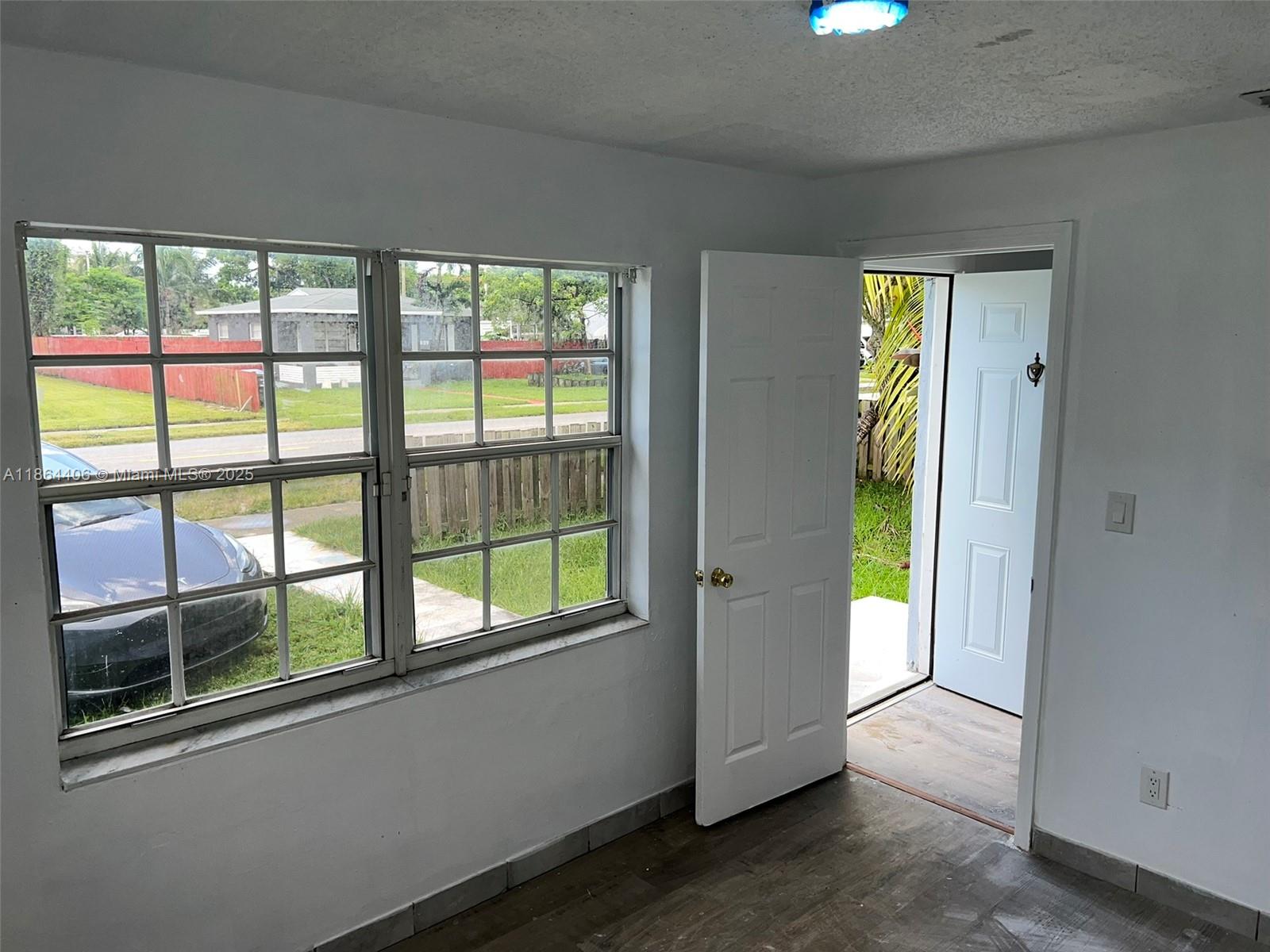 802 S 24th Ave