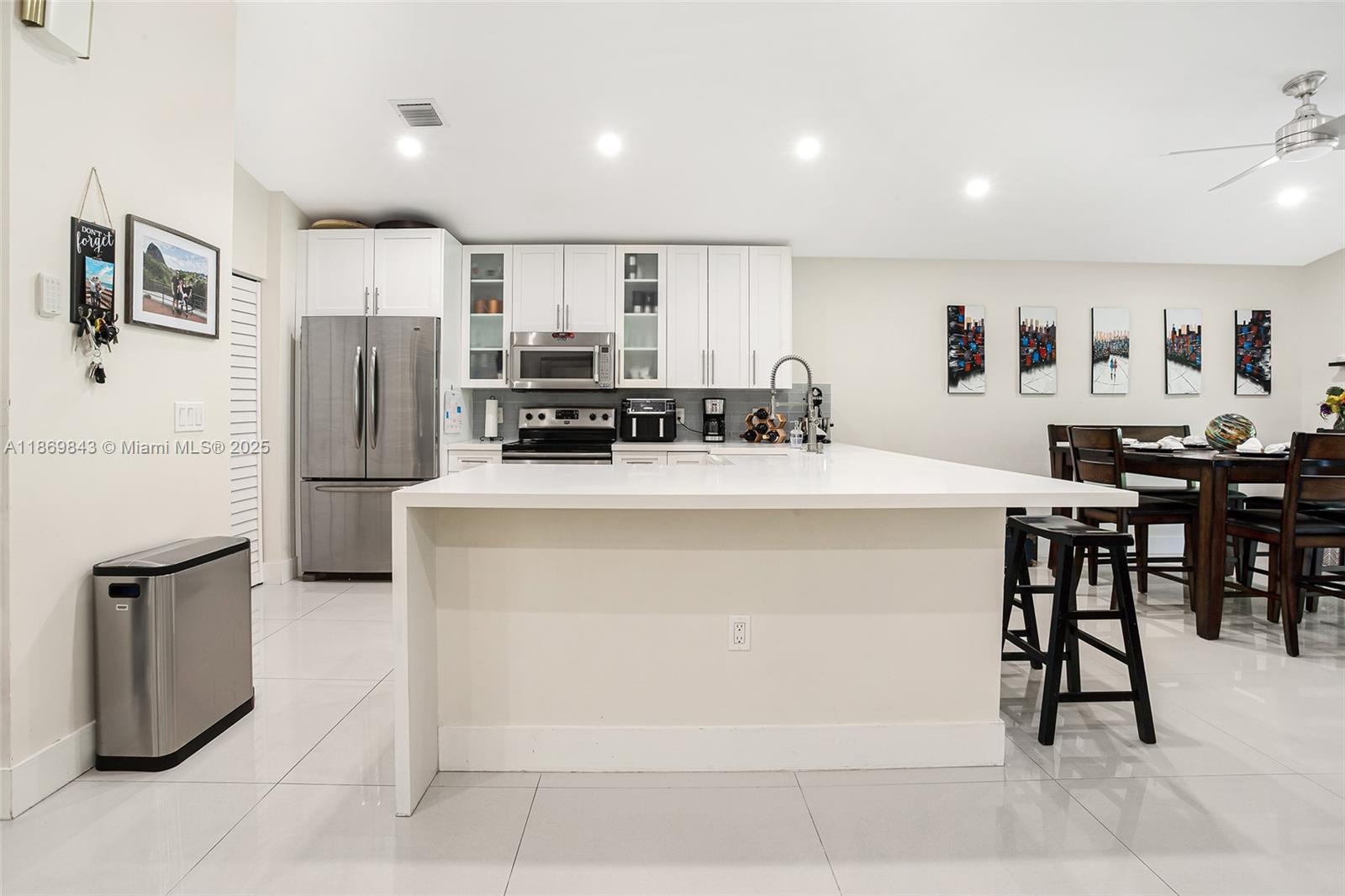 16298 La Costa Dr