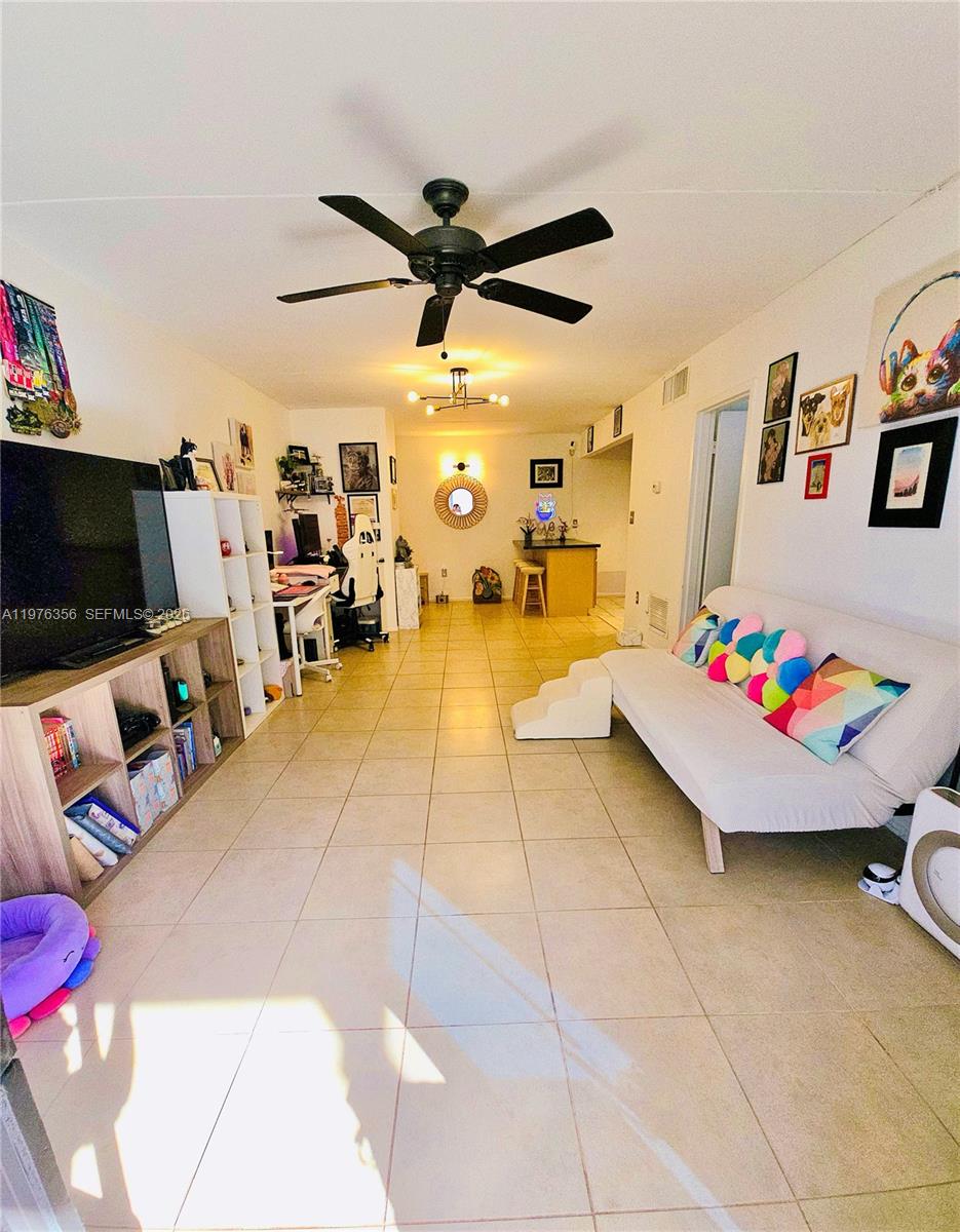 HOLIDAY PARK 1 CONDO - Residential