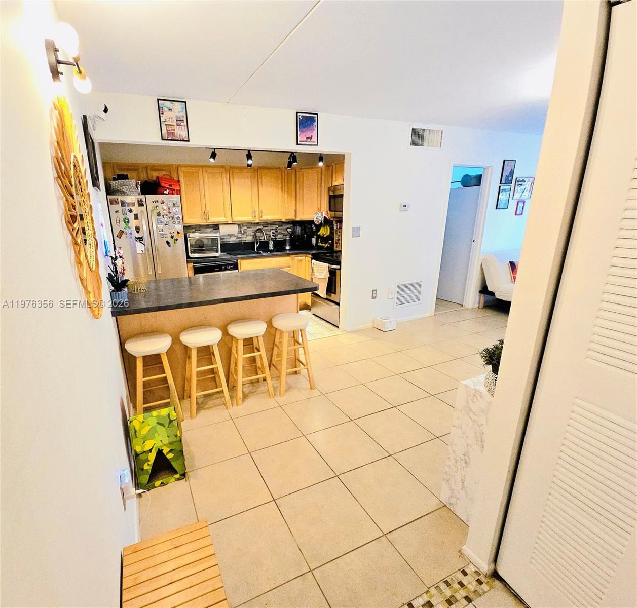 HOLIDAY PARK 1 CONDO - Residential