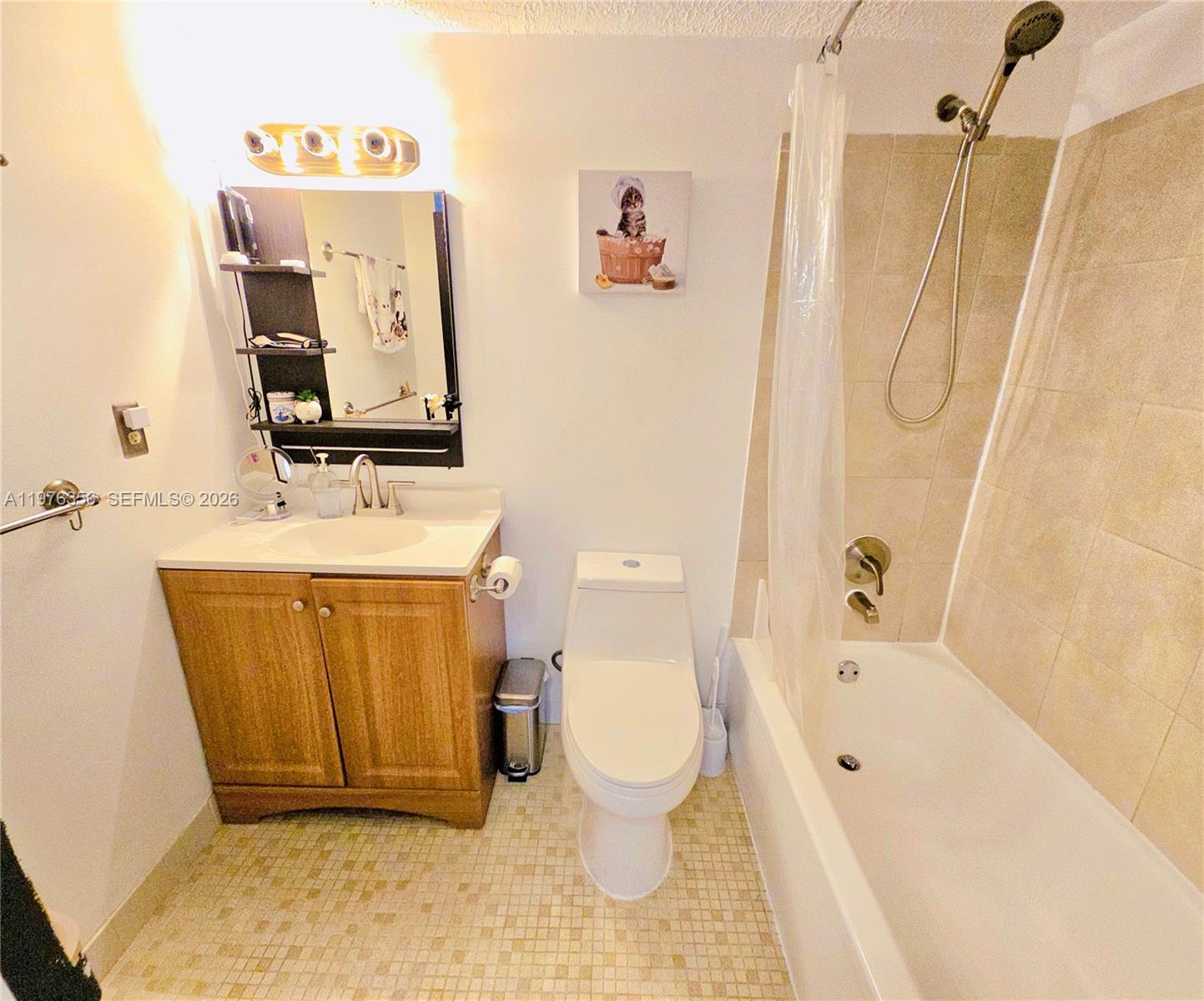 HOLIDAY PARK 1 CONDO - Residential