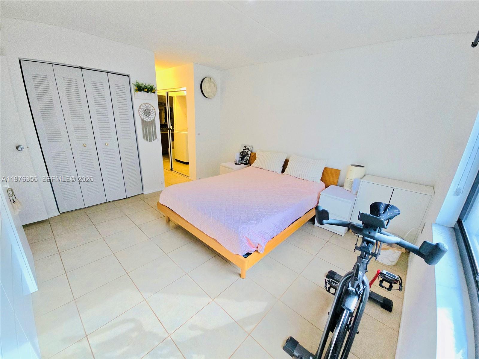 HOLIDAY PARK 1 CONDO - Residential