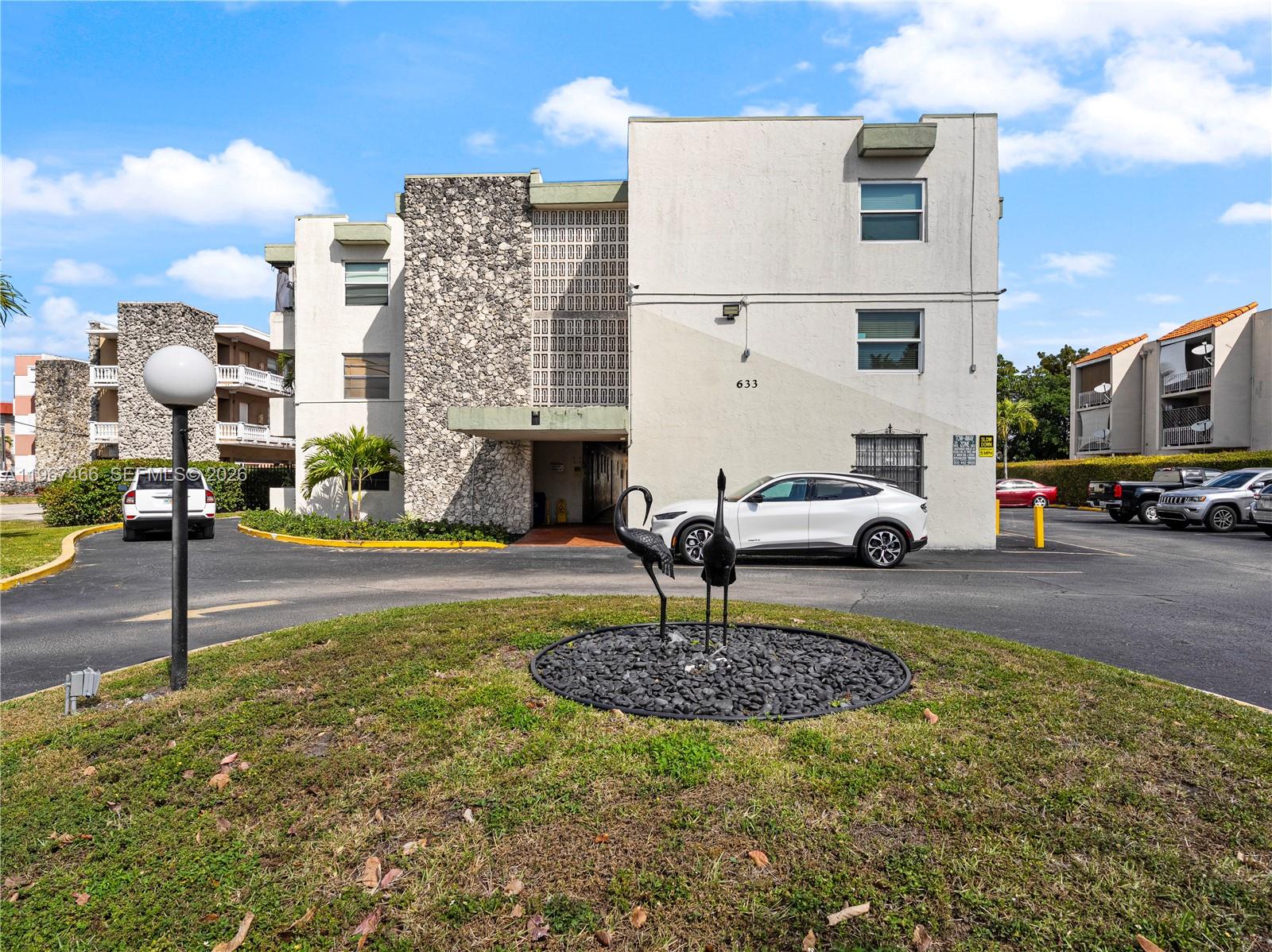 633 S Royal Poinciana Blvd A106