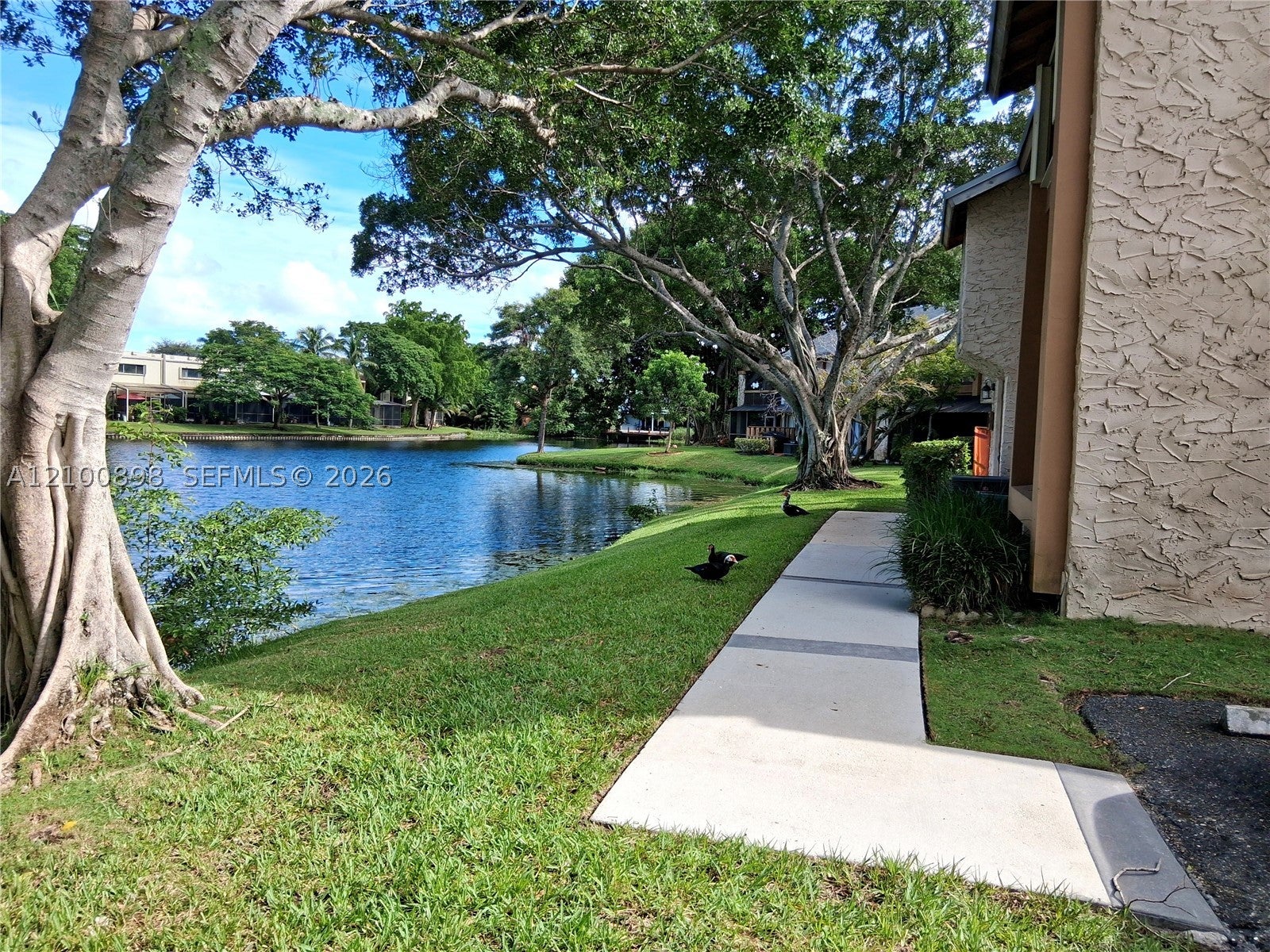 108 Wimbledon Lake Dr