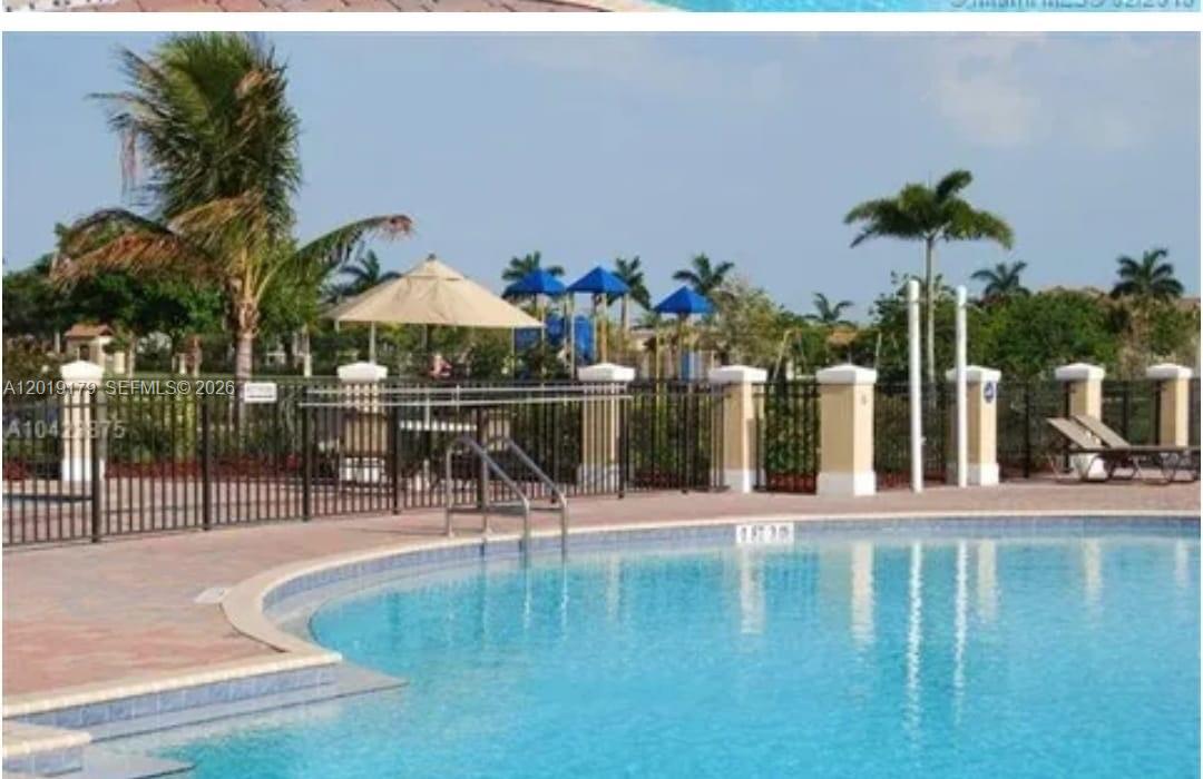 THE COURTS AT BAYSHORE II - Residential