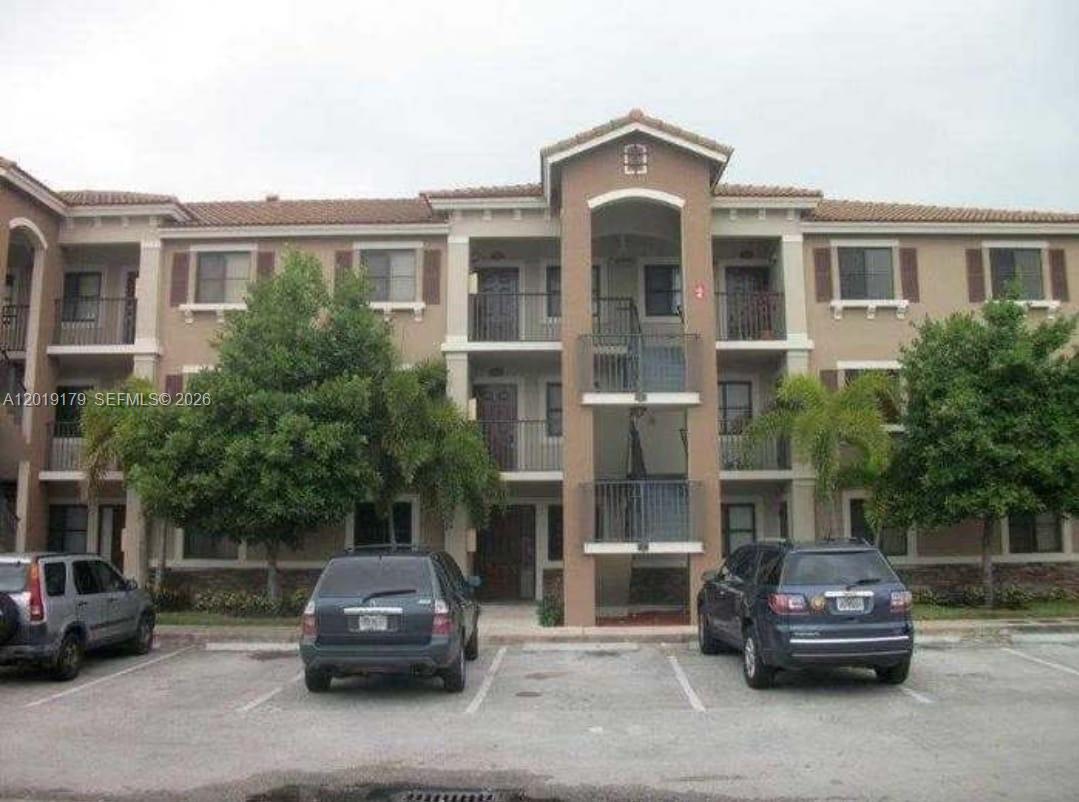 THE COURTS AT BAYSHORE II - Residential