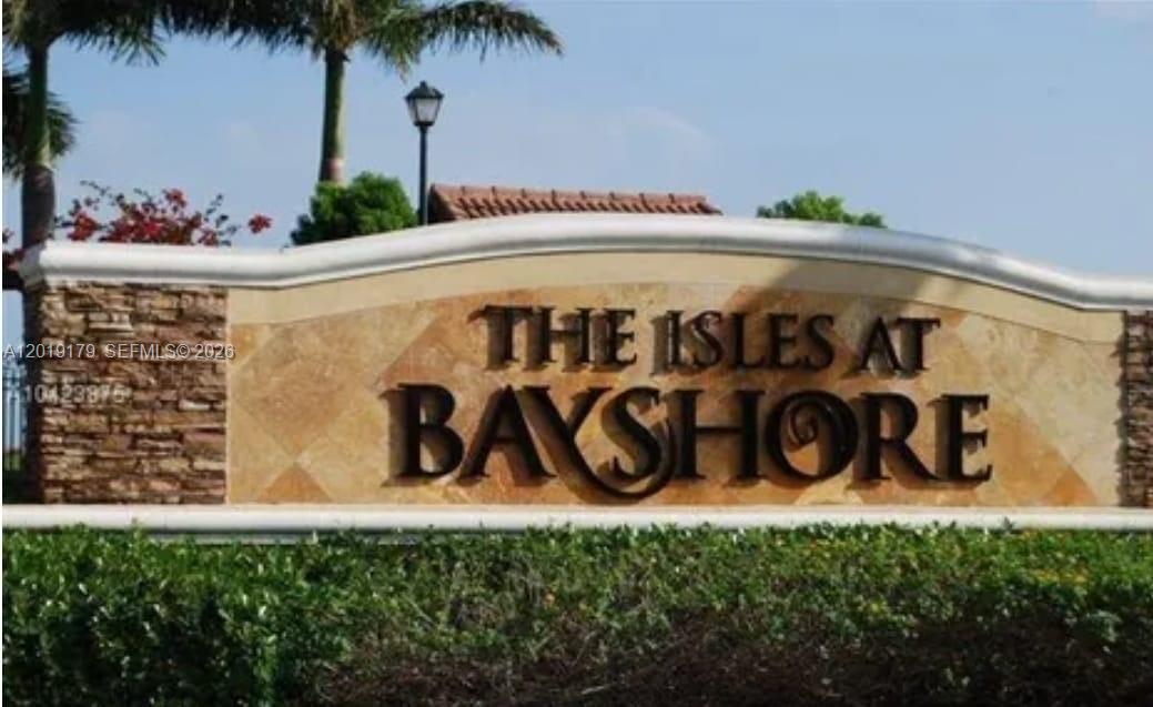 THE COURTS AT BAYSHORE II - Residential