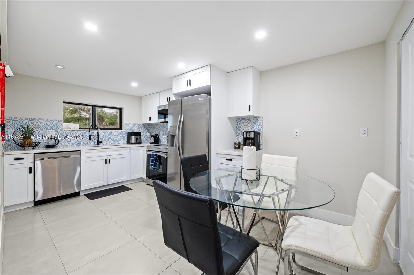 BRIAN MANORS - Residential Lease