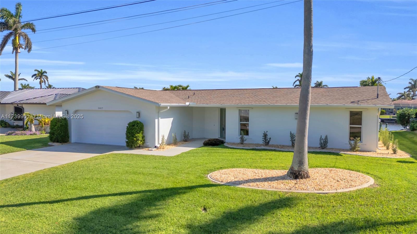 3817 Se 19th Ave, Cape Coral, Lee County, Florida - 3 Bedrooms  
2 Bathrooms - 
