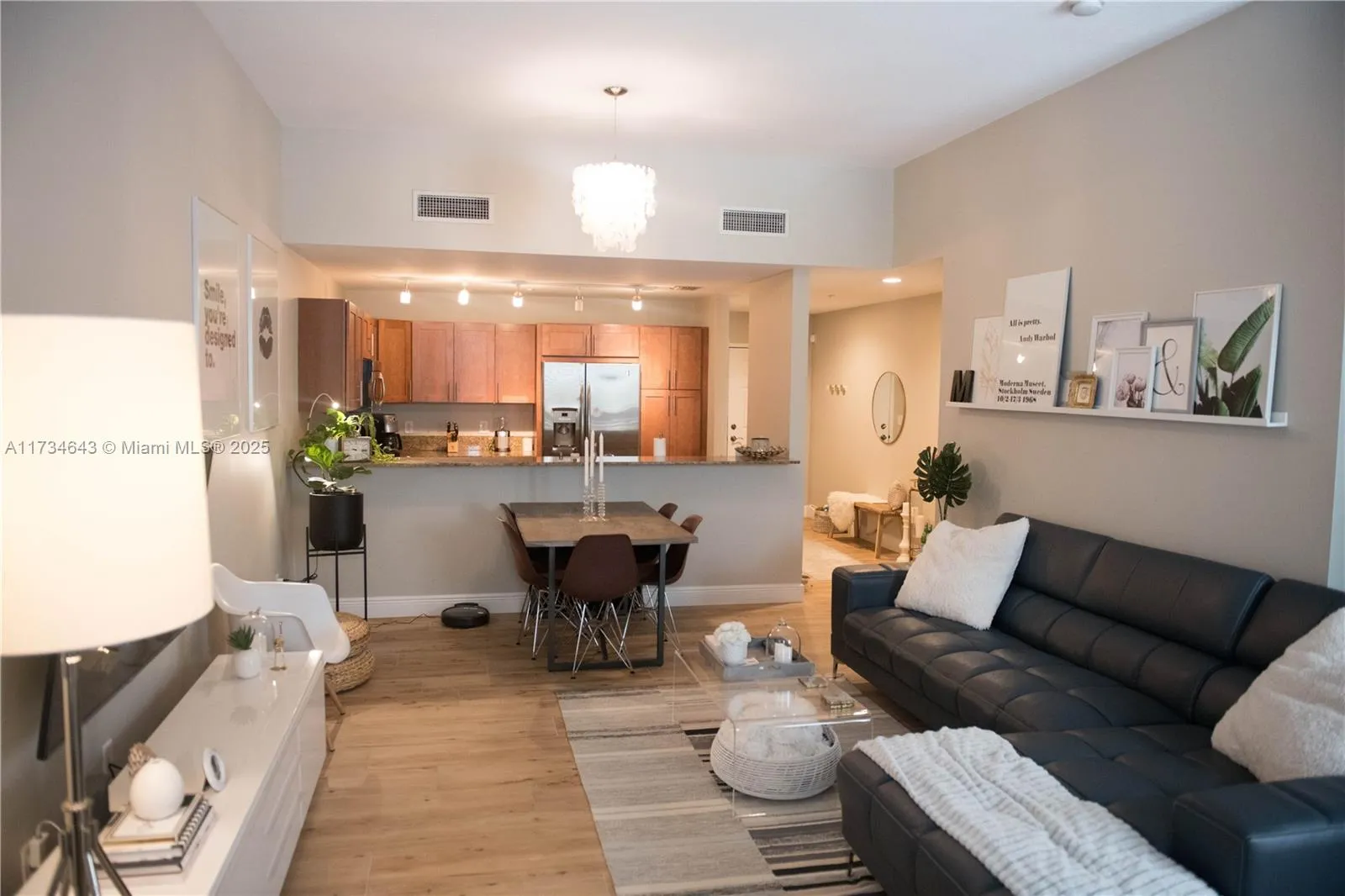 Miami, Florida 33143, United States, 1 Bedroom Bedrooms, ,2 BathroomsBathrooms,Residential,Active,12360