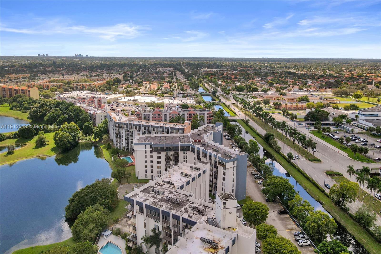 GOLFVIEW CL FONTAINEBLEAU - Residential