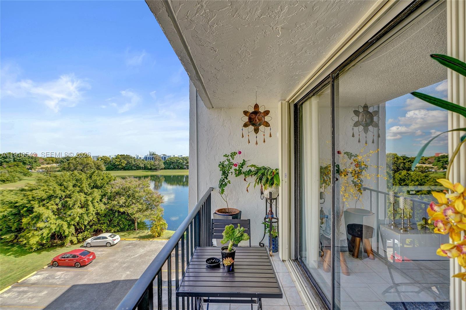 GOLFVIEW CL FONTAINEBLEAU - Residential