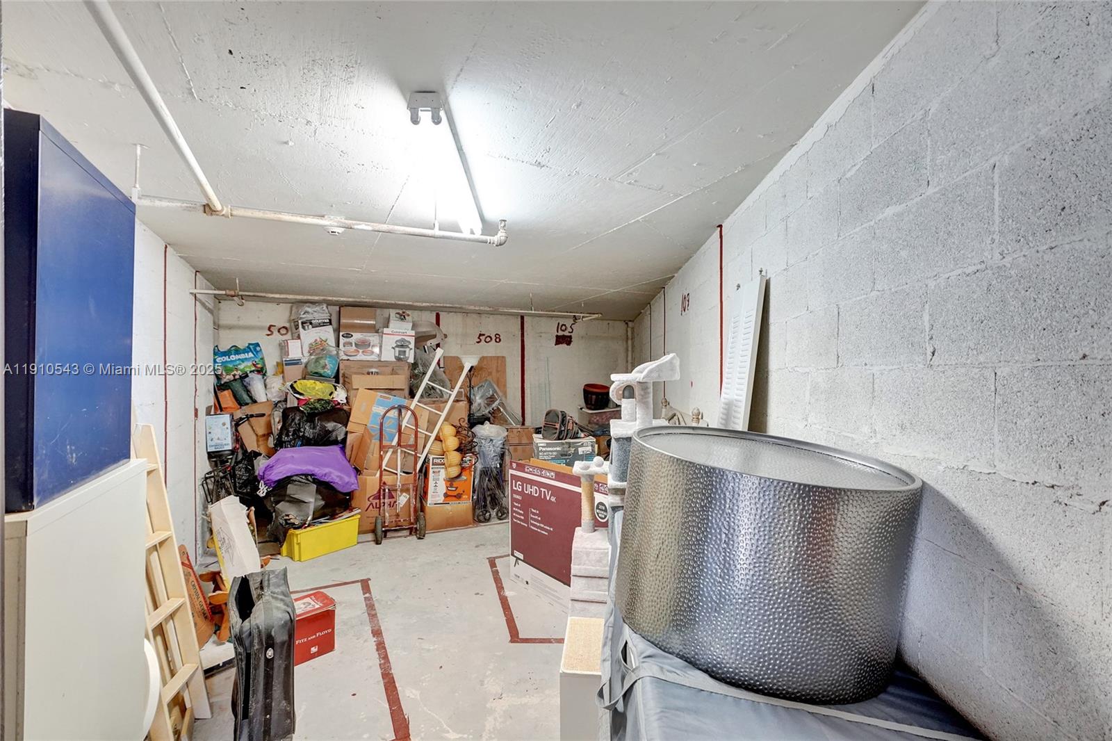 GOLFVIEW CL FONTAINEBLEAU - Residential