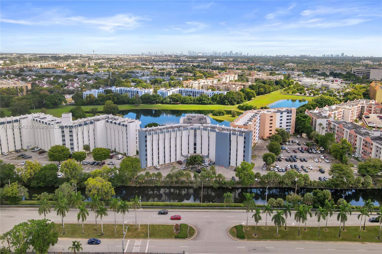 GOLFVIEW CL FONTAINEBLEAU - Residential