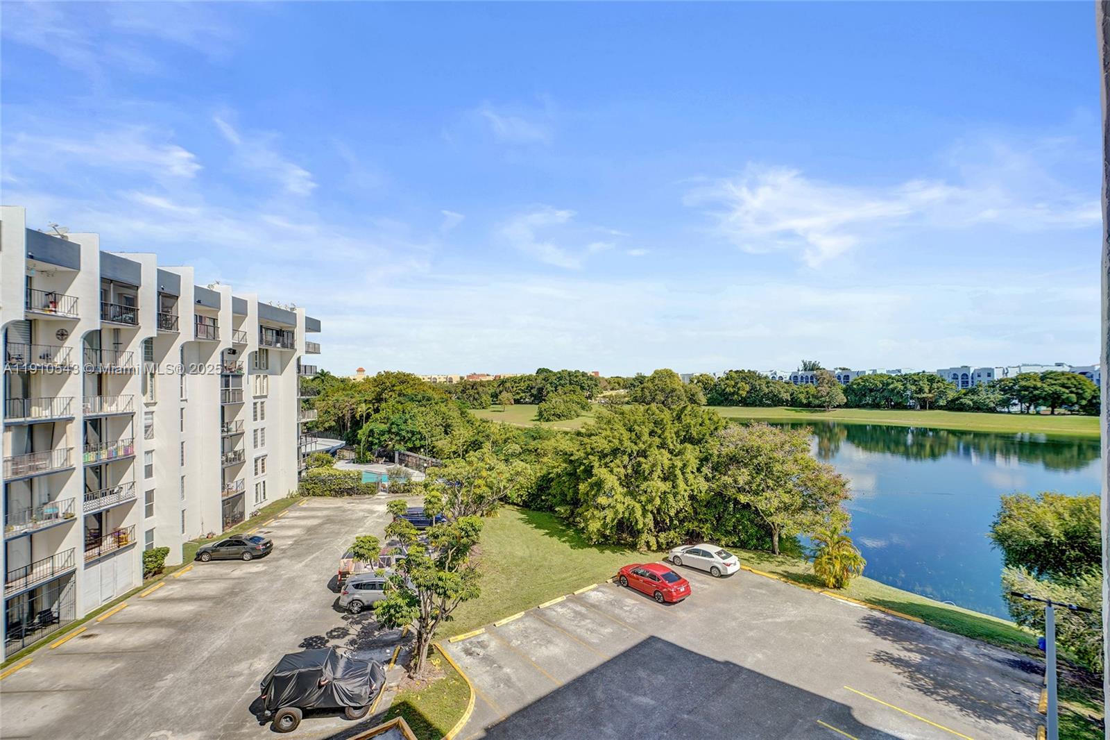 GOLFVIEW CL FONTAINEBLEAU - Residential