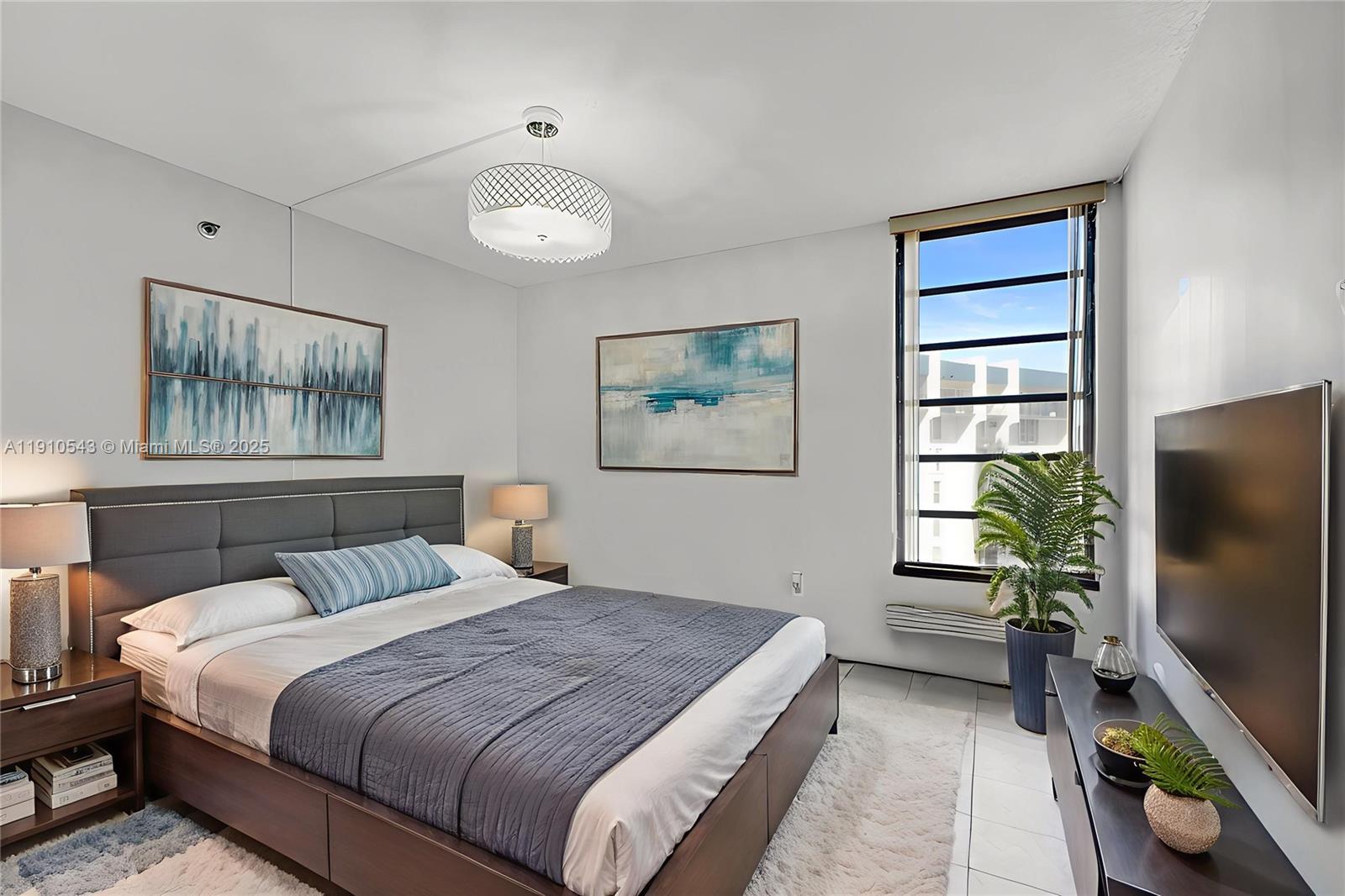 GOLFVIEW CL FONTAINEBLEAU - Residential