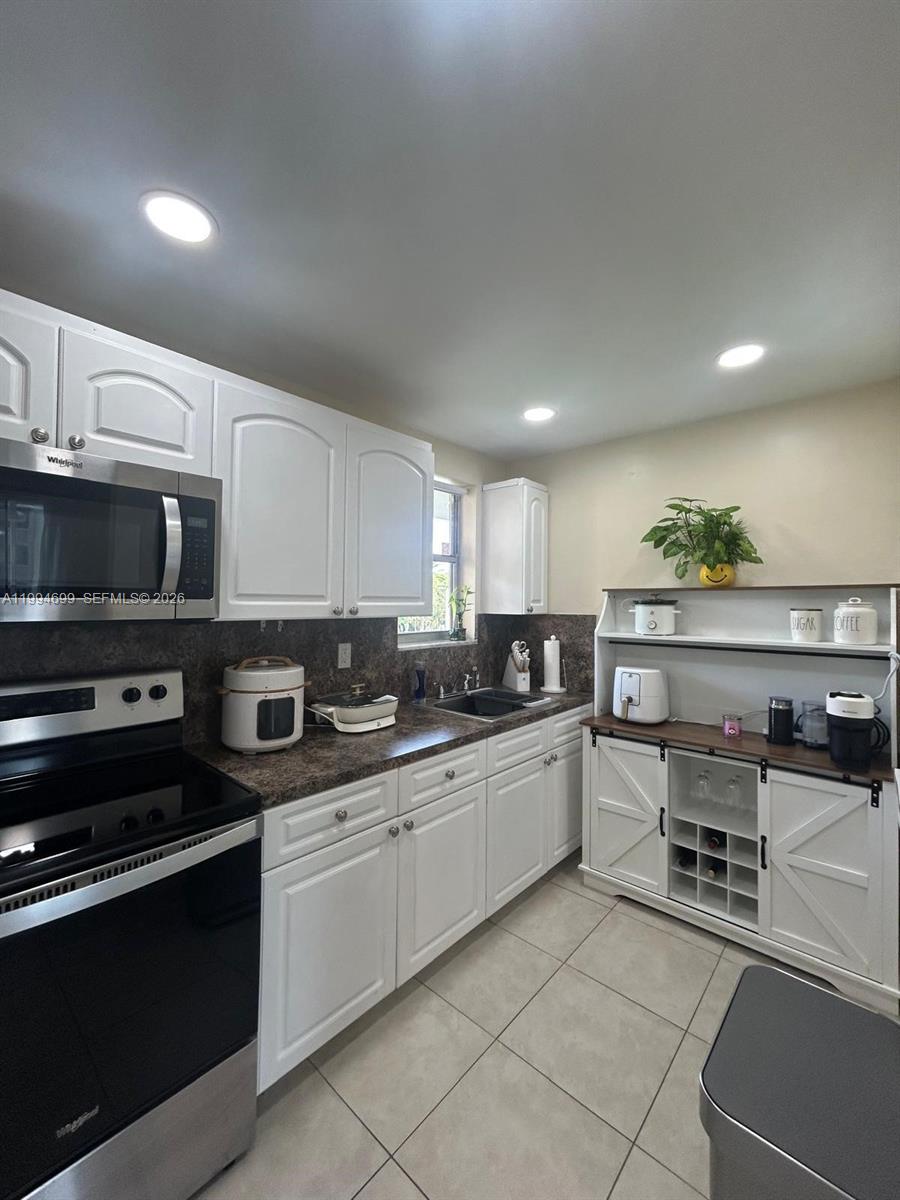 JADE WINDS GRP EASTER LIL - Residential